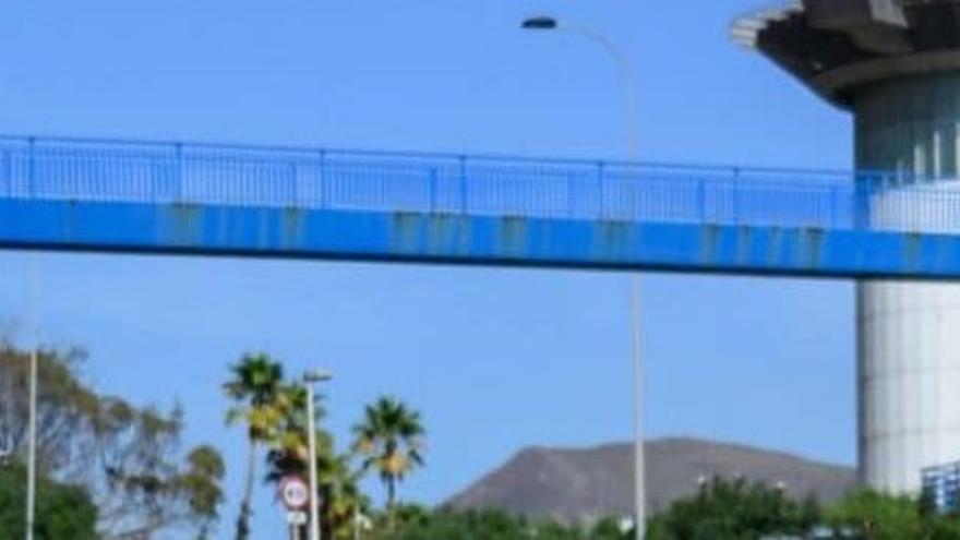 Policías locales salvan a una joven que intentó tirarse a una autopista en Tenerife