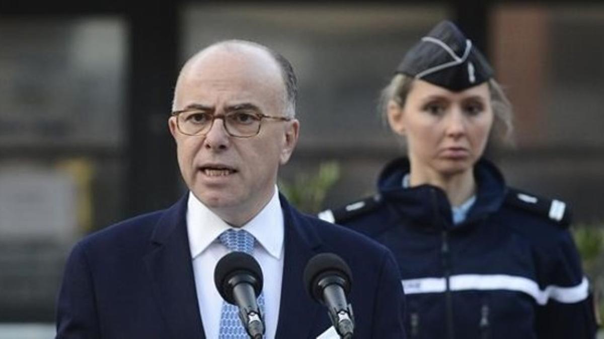 Cazeneuve pronuncia un discurso durante una visita a la estación de Toulouse, este martes.