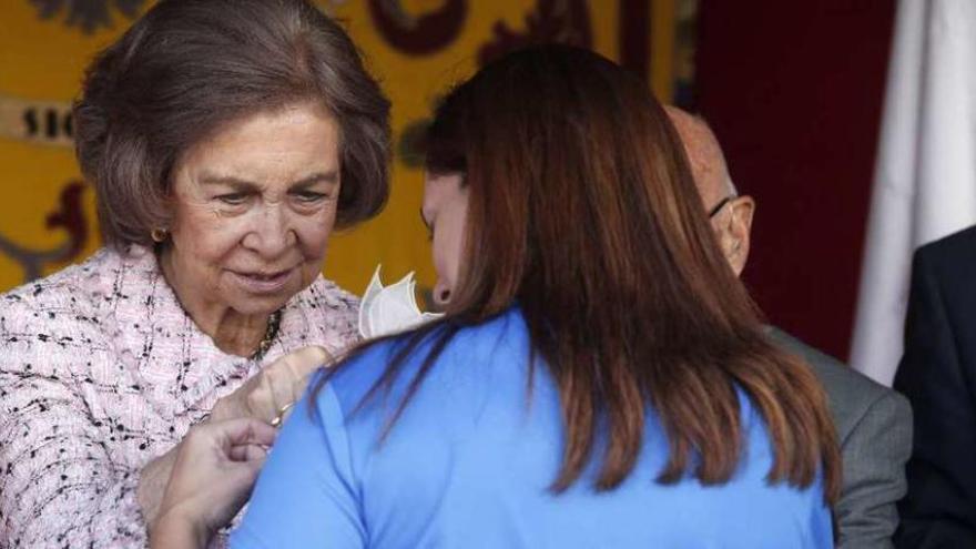 Doña Sofía apoya el Día de la Banderita de Cruz Roja.