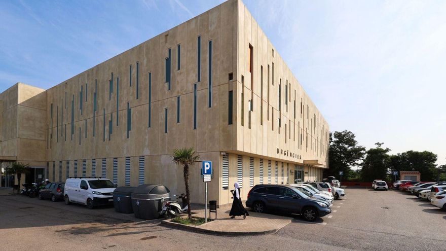 Fachada del centro de salud de Sant Antoni. | TONI ESCOBAR