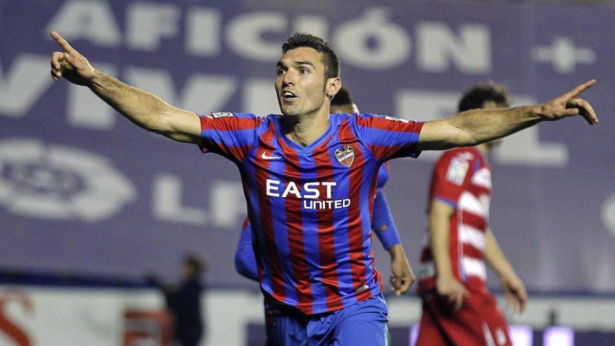 David Barral celebrando su gol ante el Granada