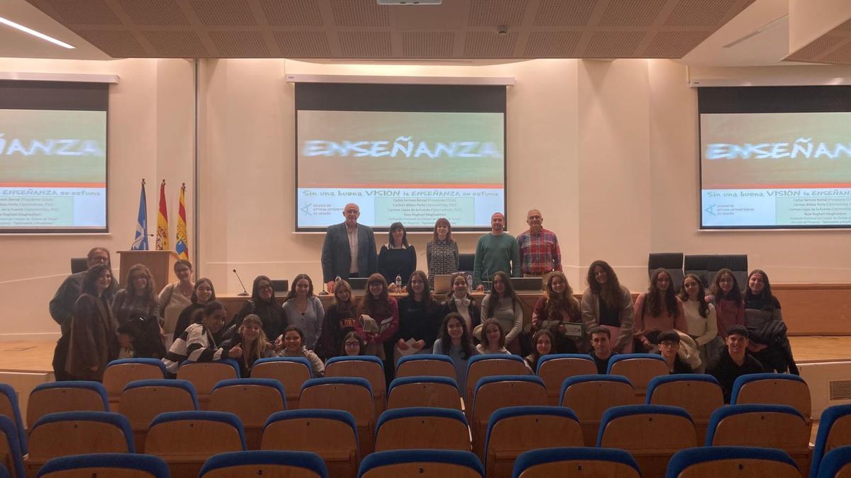 Una de las charlas realizadas recientemente en la Facultad de Educación de Zaragoza.