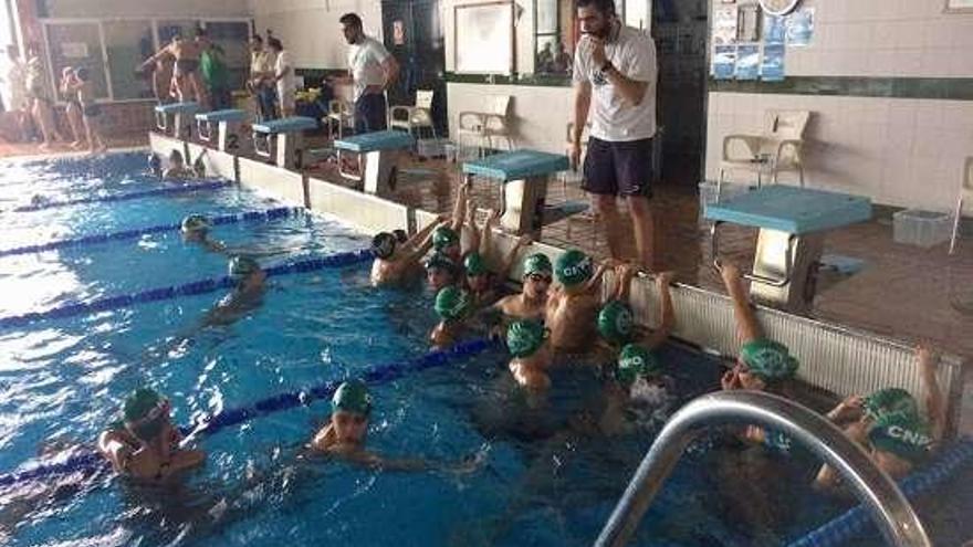 Piscina del pabellón municipal de Os Remedios. // Iñaki Osorio