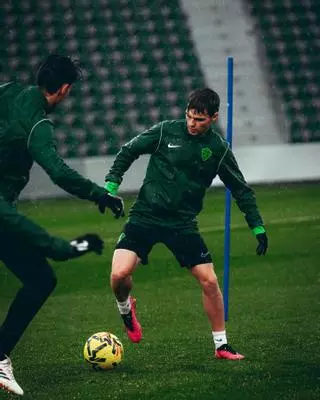 La lluvia trastoca el planning de Sarabia de cara al Real Madrid-Elche