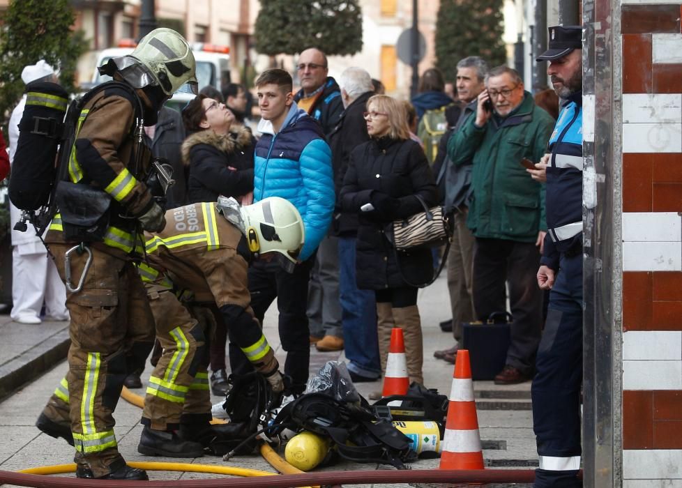 Incendio en un bazar chino de Oviedo.