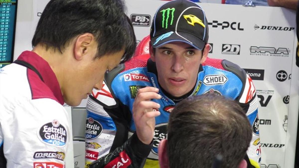 Àlex Márquez, con su equipo en Brno, este domingo.