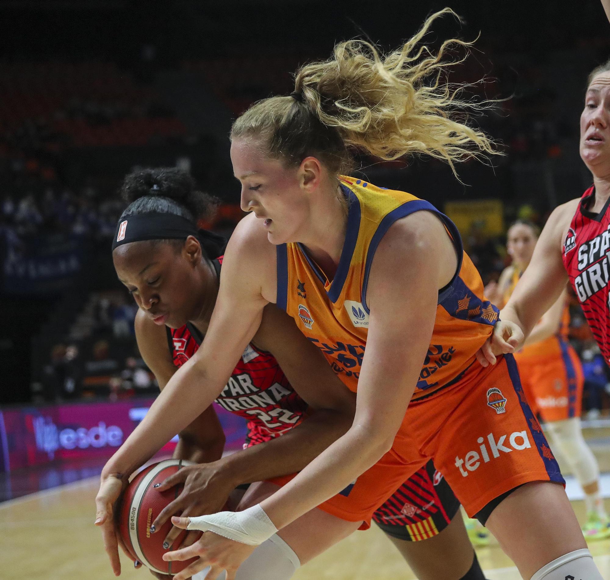 Semifinal de la Copa de la Reina entre el Valencia Basket y el Spar Girona