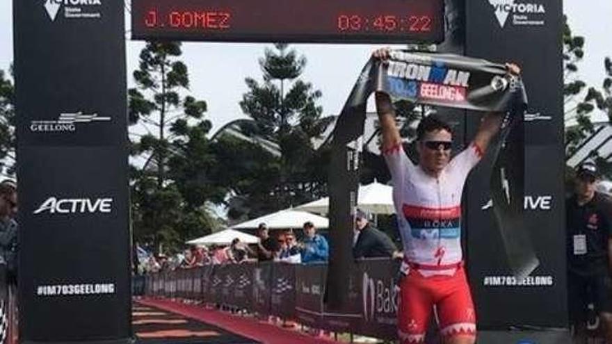 Javier Gómez Noya se impone en el Medio Ironman de Geelong