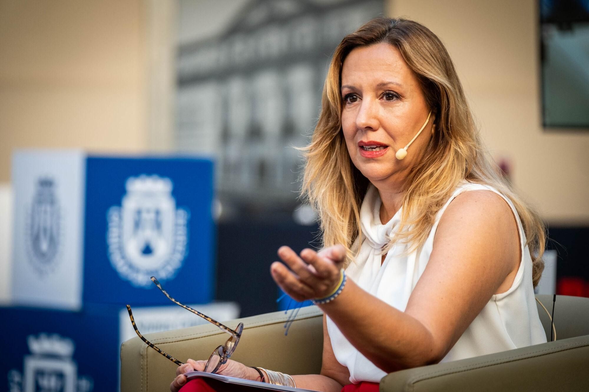 La presidenta del Cabildo de Tenerife, Rosa Dávila, y el vicepresidente primero, Lope Afonso, mantendrán un encuentro de diálogo con directores de los medios de comunicación con motivo del ecuador del mandato insular