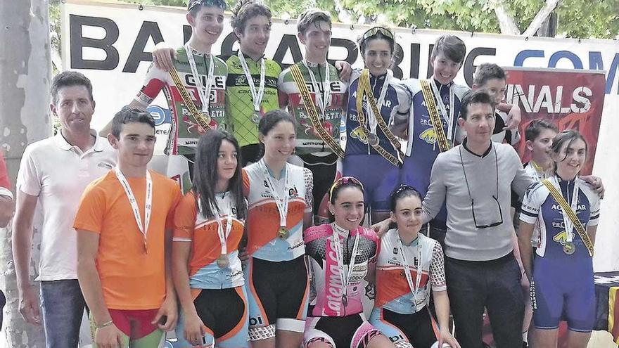 Podio general de la prueba del Campeonato de Edad Escolar.