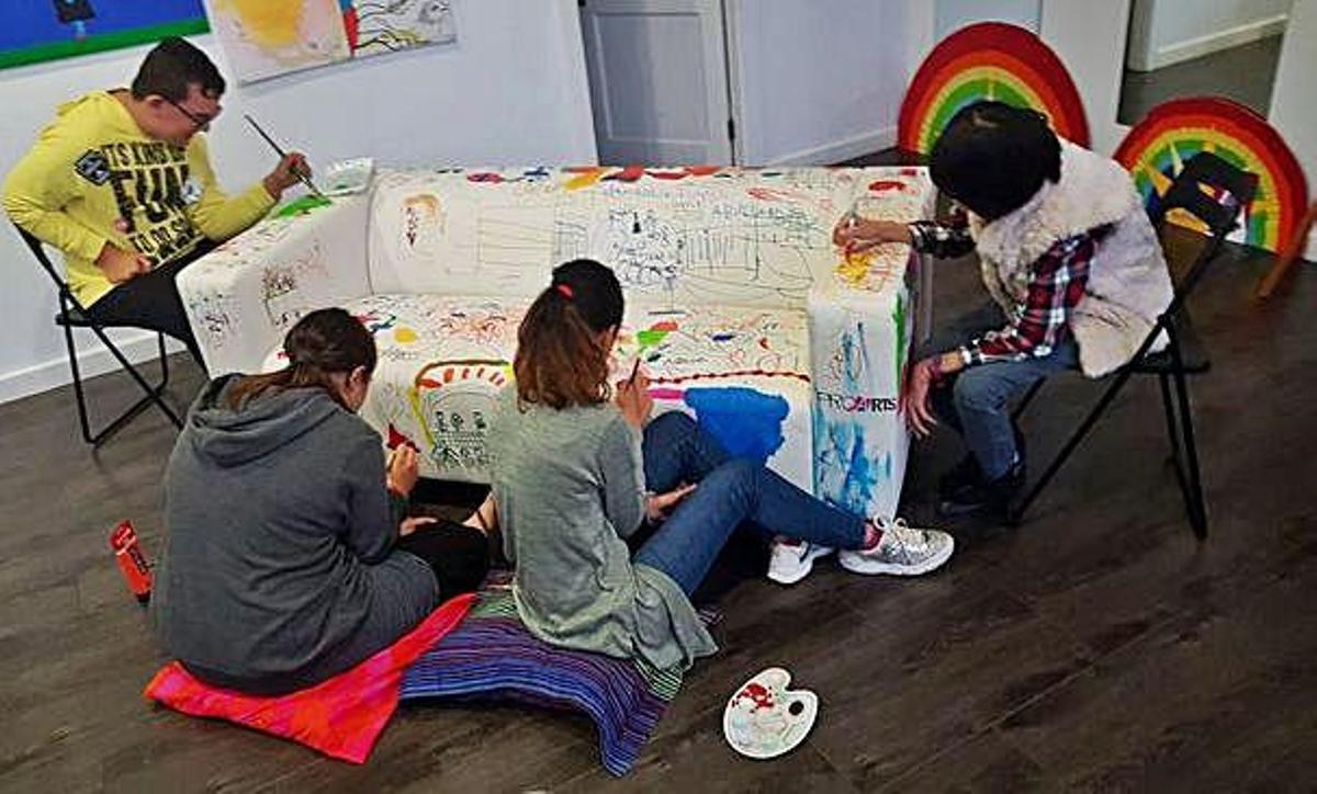 El sillón diseñado por los niños y jóvenes de Adislan.