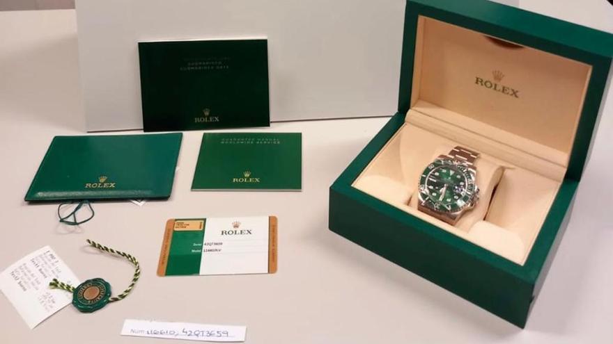 Un menor roba el Rolex del seu pare coaccionat pels seus amics