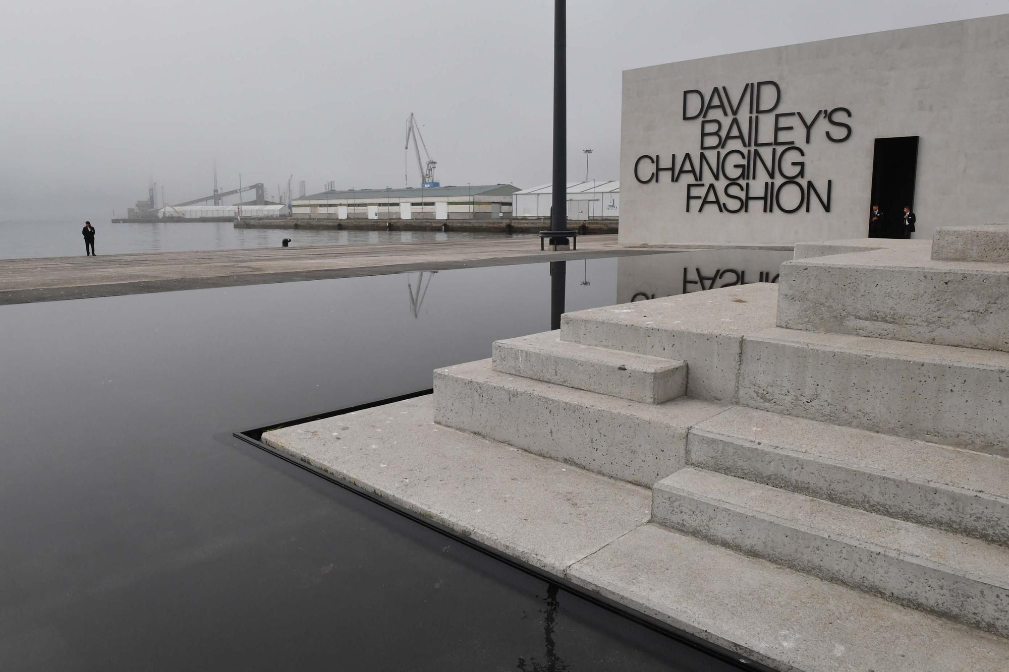 La exposición David Bailey's Changing Fashion abre sus puertas en A Coruña con la Fundación Marta Ortega