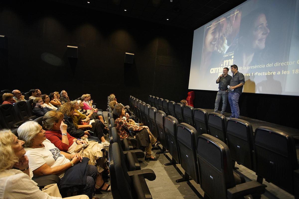 Espectadors al cinema Truffaut durant la presentació de "Mi amiga Eva"