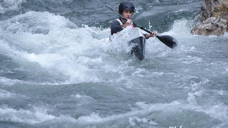 Dos palistas de La Ribera-Oviedo Kayak, en la selección española