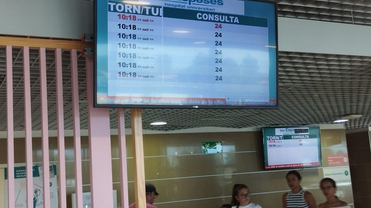 Las pantallas informativas en las salas de espera no funcionan.