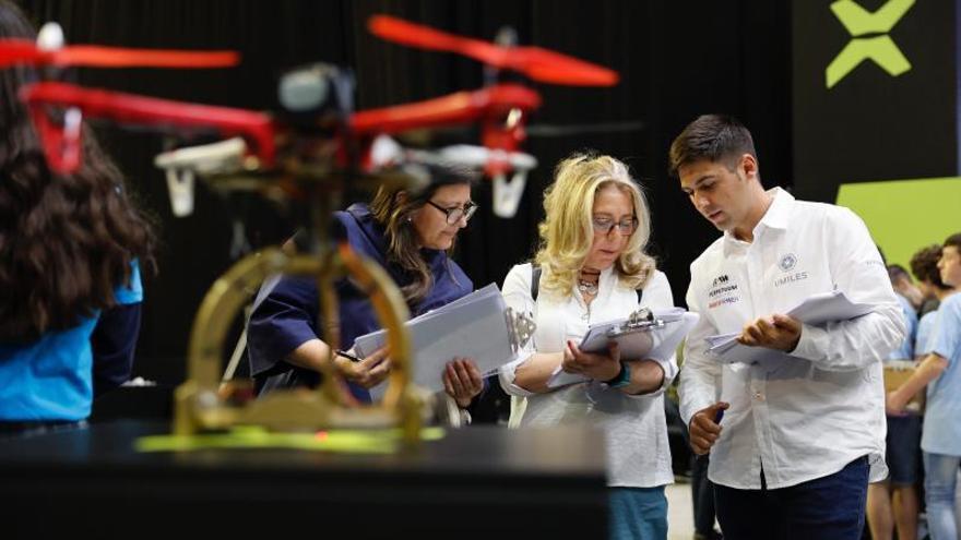 Alumnos de la capital maiana fueron los mejores en el manejo de drones entre dieciocho centros