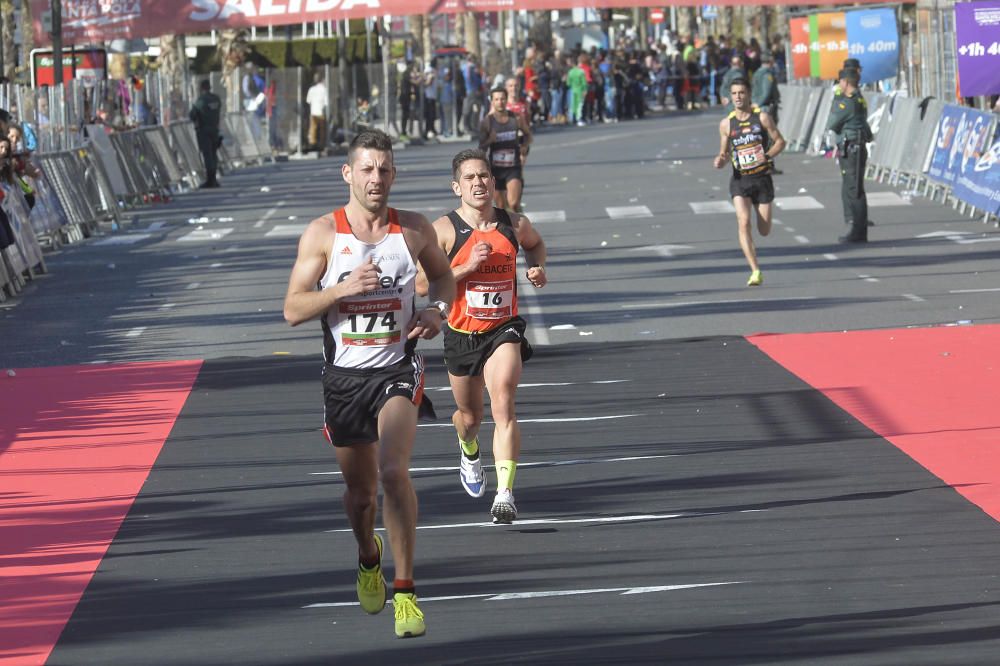 El keniata ha superado al marroquí Hassane Ahouchar con un tiempo de 1:04:29