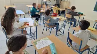 Educación refuerza la competencia lectora y matemática con 225 docentes