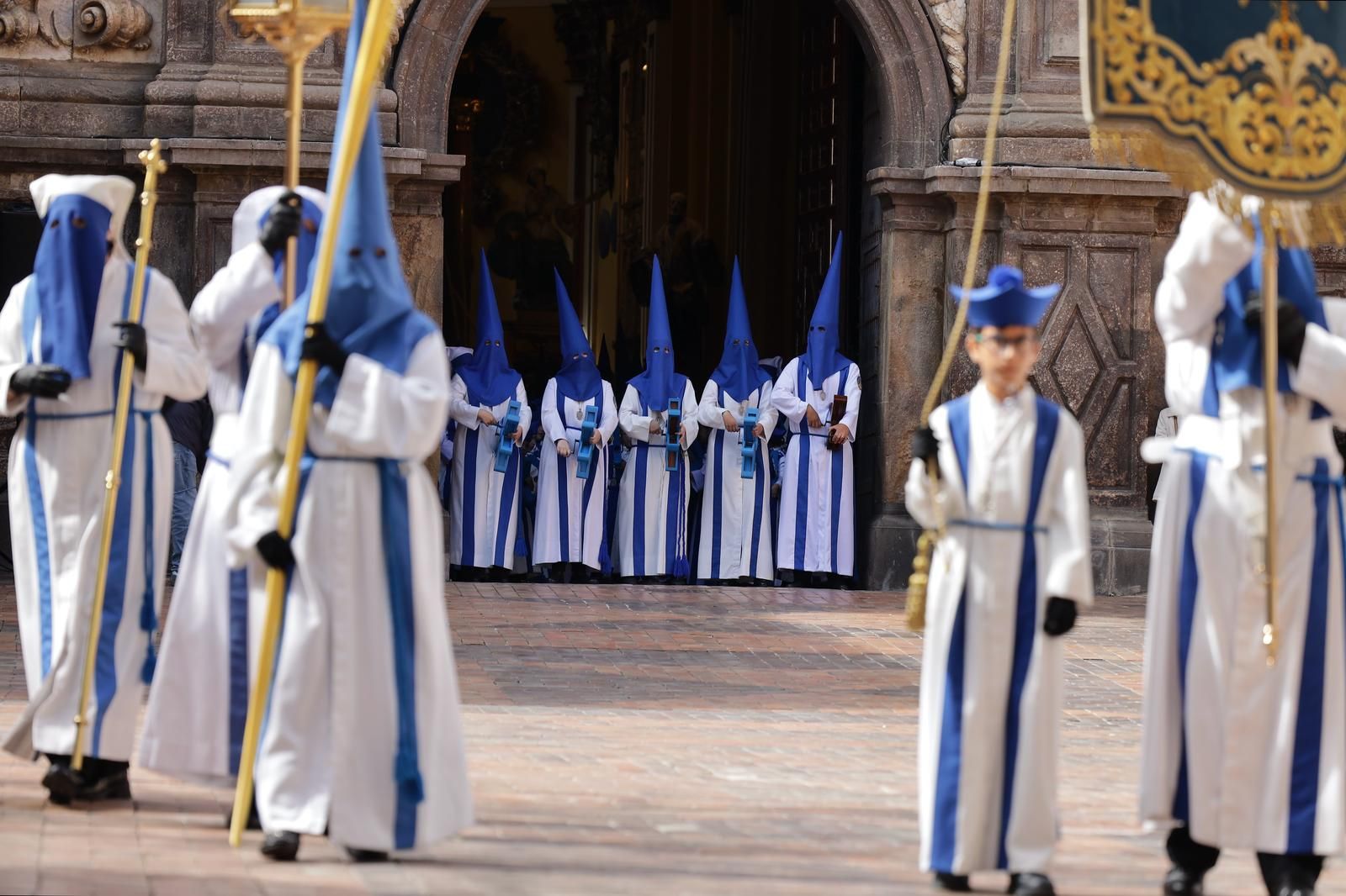 En imágenes | Emoción y mucho público en la procesión de las palmas de Zaragoza