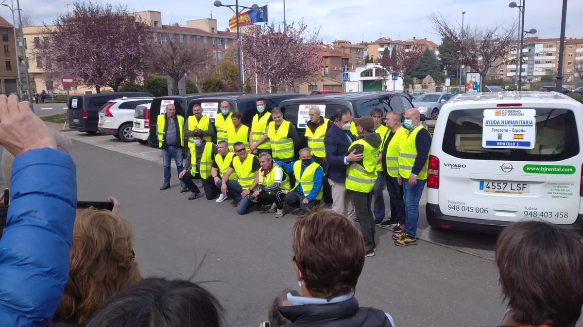 La expedición esta conformada por 18 vecinos que han salido este mediodía.