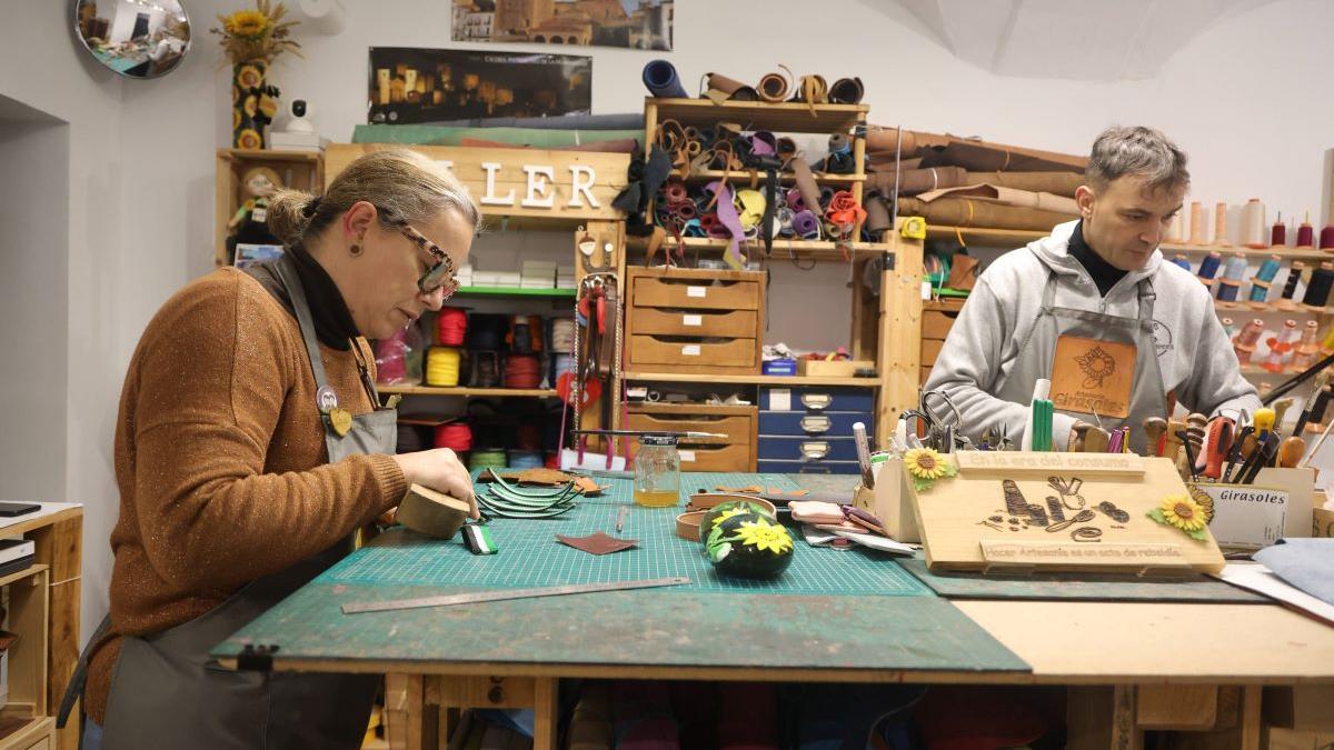 Conoce a Gloria y Víctor y su vida dedicada al arte de la piel