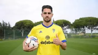 OFICIAL: El Valencia traspasa a Rubén Sobrino al Cádiz