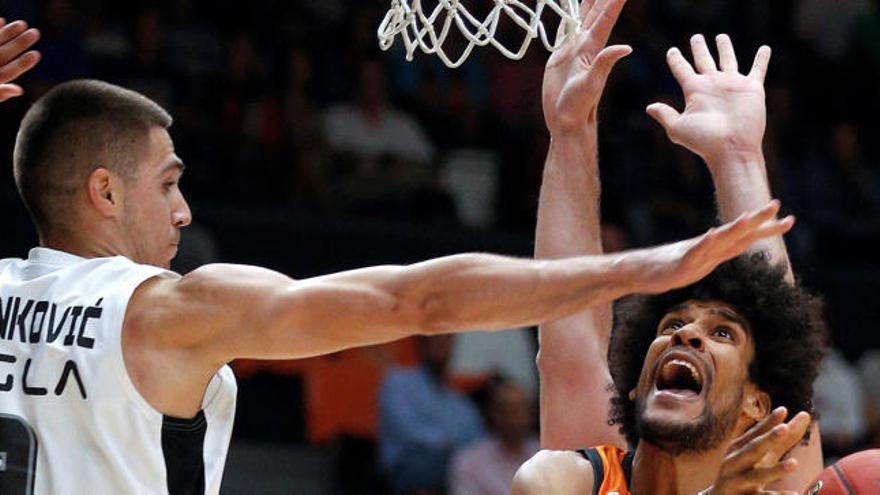 Vanja Marinkovic y Labeyrie, en un partido de Eurocup.