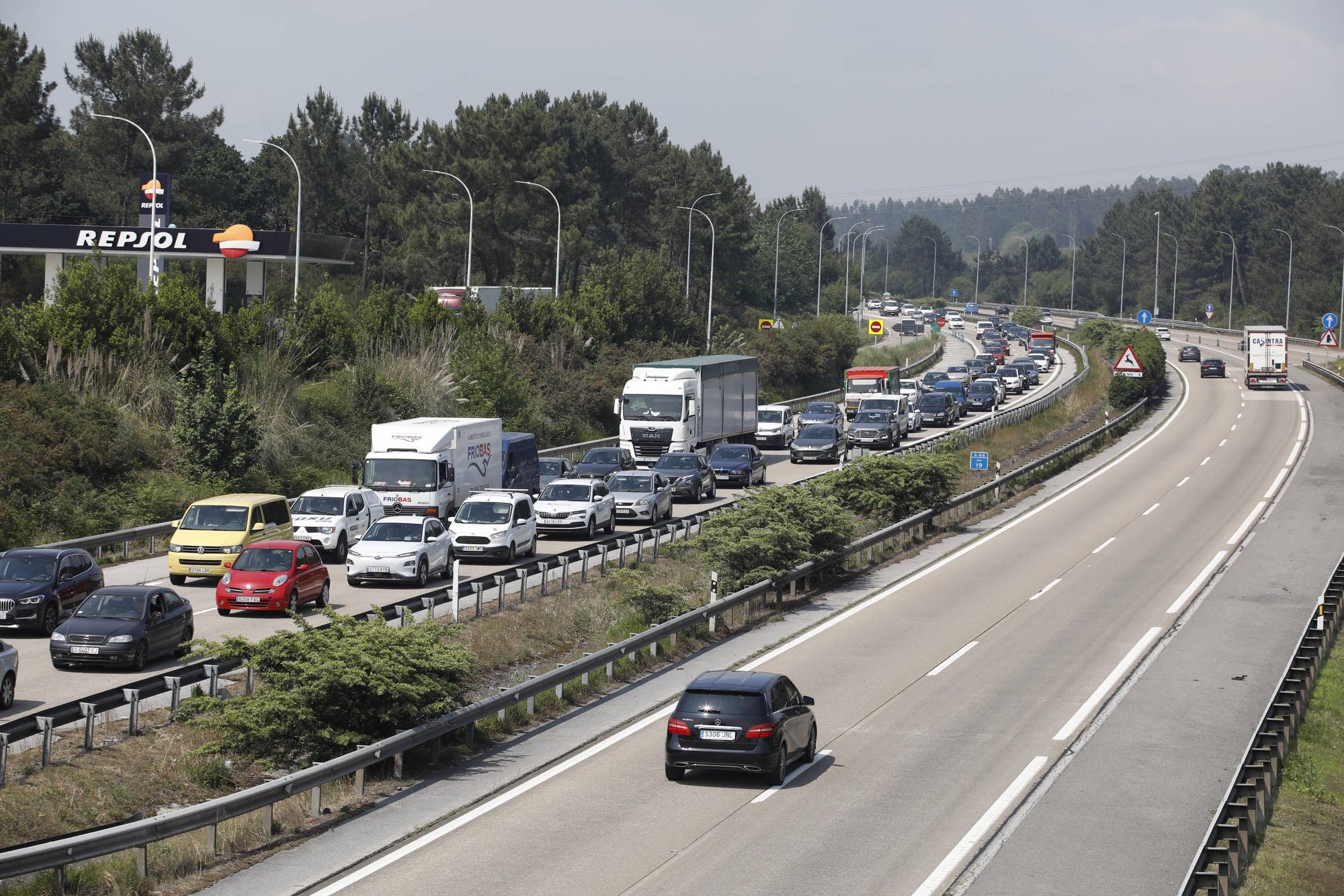 En imágenes: Nuevas caravanas en la "Y" por las obras del tercer carril