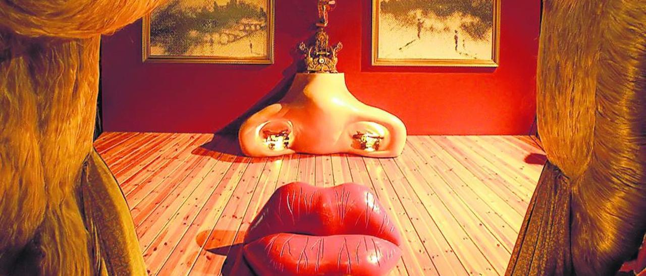 &quot;Sala Mae West&quot;, el montaje de Salvador Dalí, reconstruido para la muestra por Óscar Tusquets.