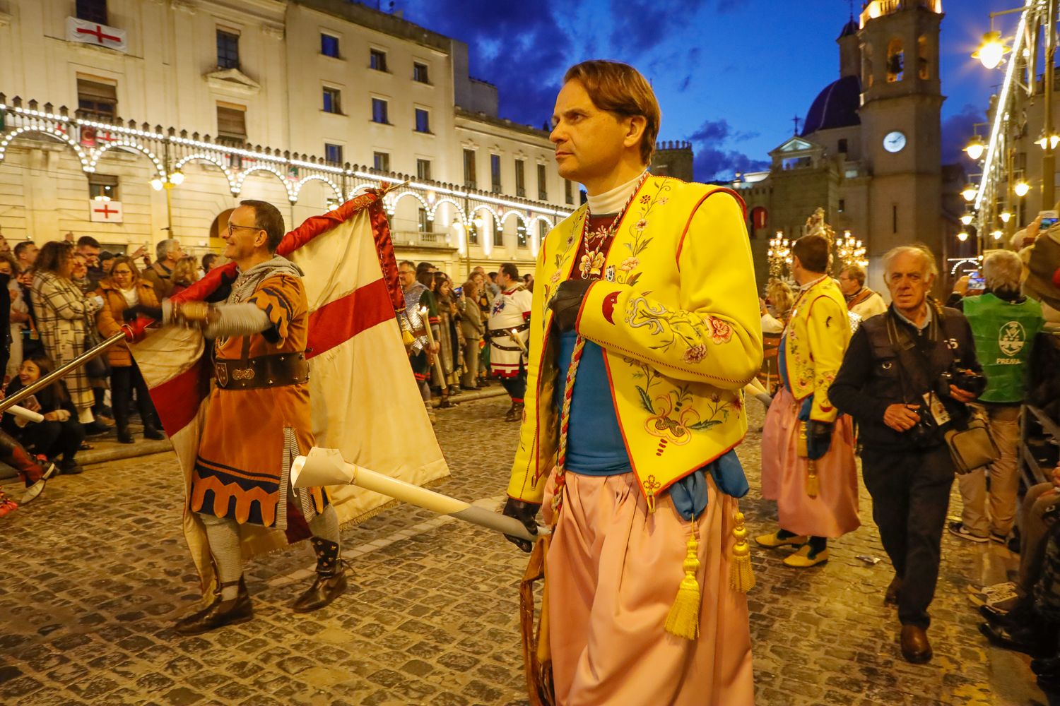 Alcoy rinde culto a su patrón