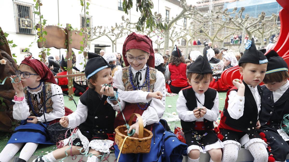 VÍDEO: Avilés celebra las fiestas de el Bollo