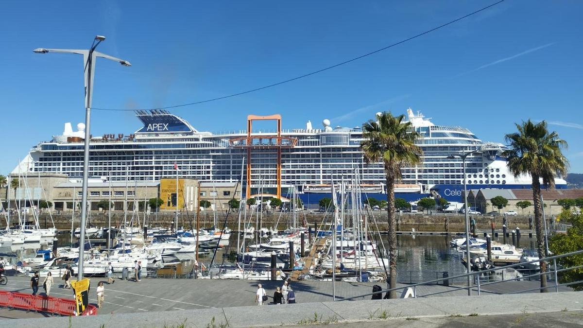 El «Celebrity Apex», este domingo en Vigo.