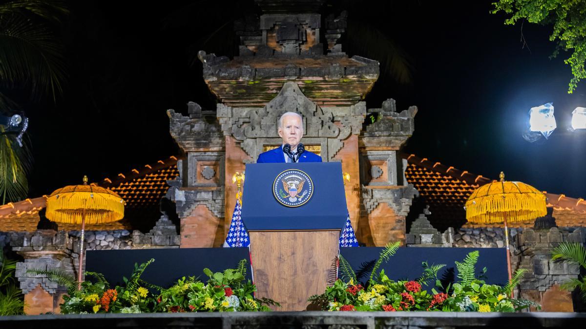 El presidente de Estados Unidos, Joe Biden, en rueda de prensa en la víspera de la cumbre del G20 en Nusa Dua, Indonesia.