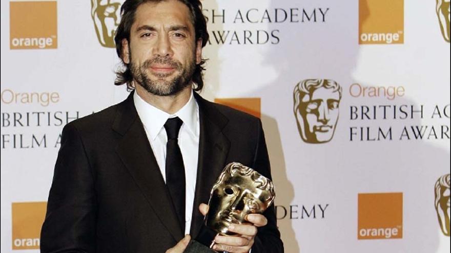 Bardem, con el premio.