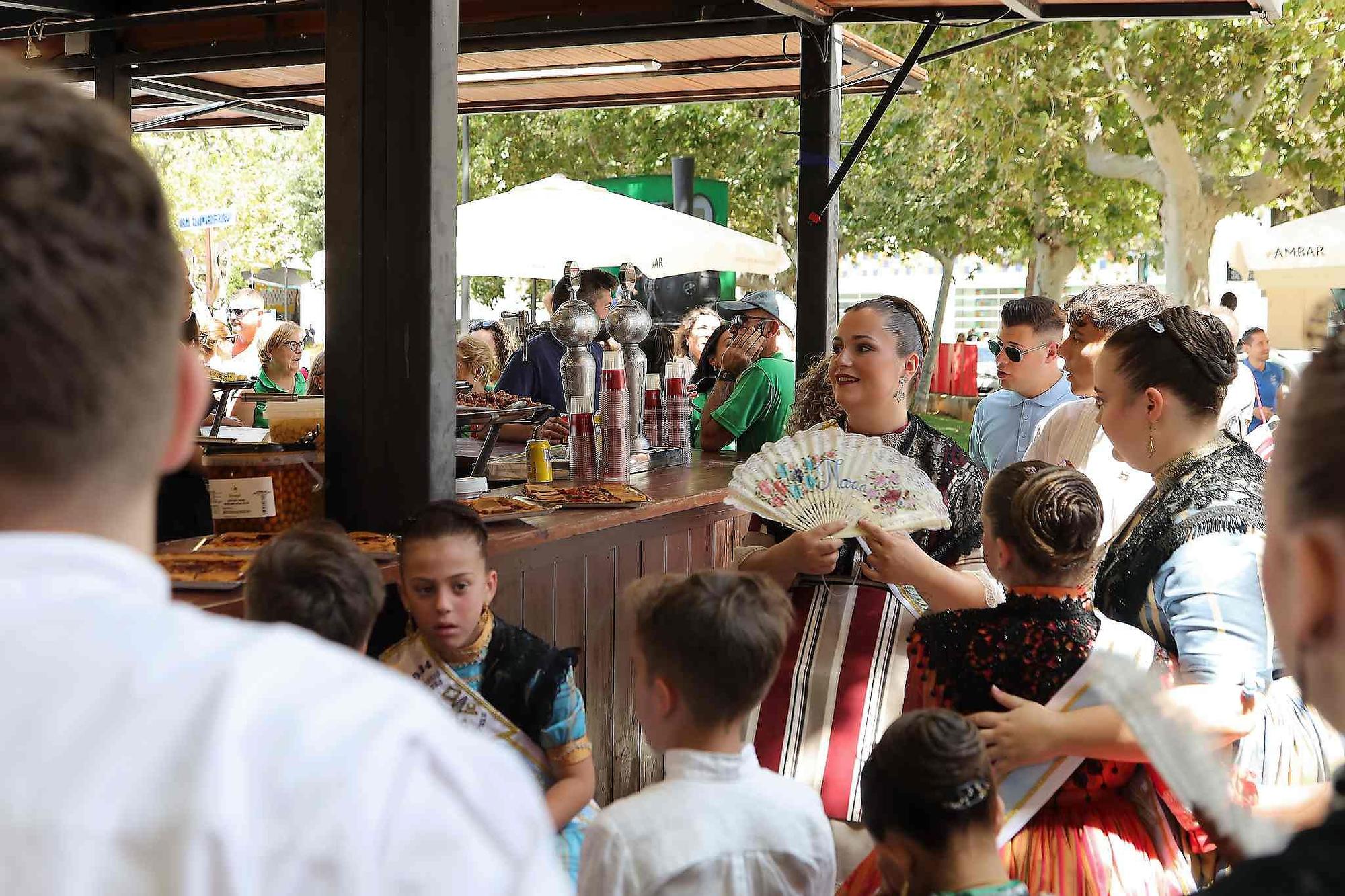 El Grau da inicio a las fiestas de Sant Pere con pólvora, bous y música