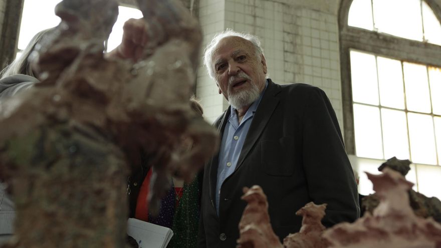 Fallece a los 99 años Antonio Oteiza, el escultor y capuchino que se enamoró de Gijón