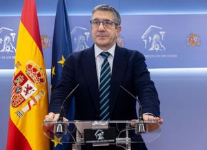 El PSOE buscará revertir la suspensión del impuesto de producción eléctrica de PP y Junts