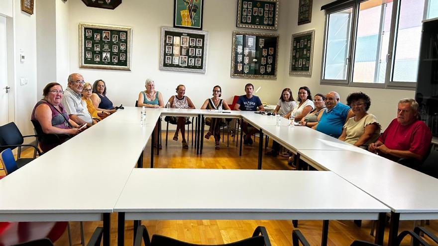 El Ayuntamiento de Castelló se compromete a agilizar las ayudas a ‘festes de carrer’