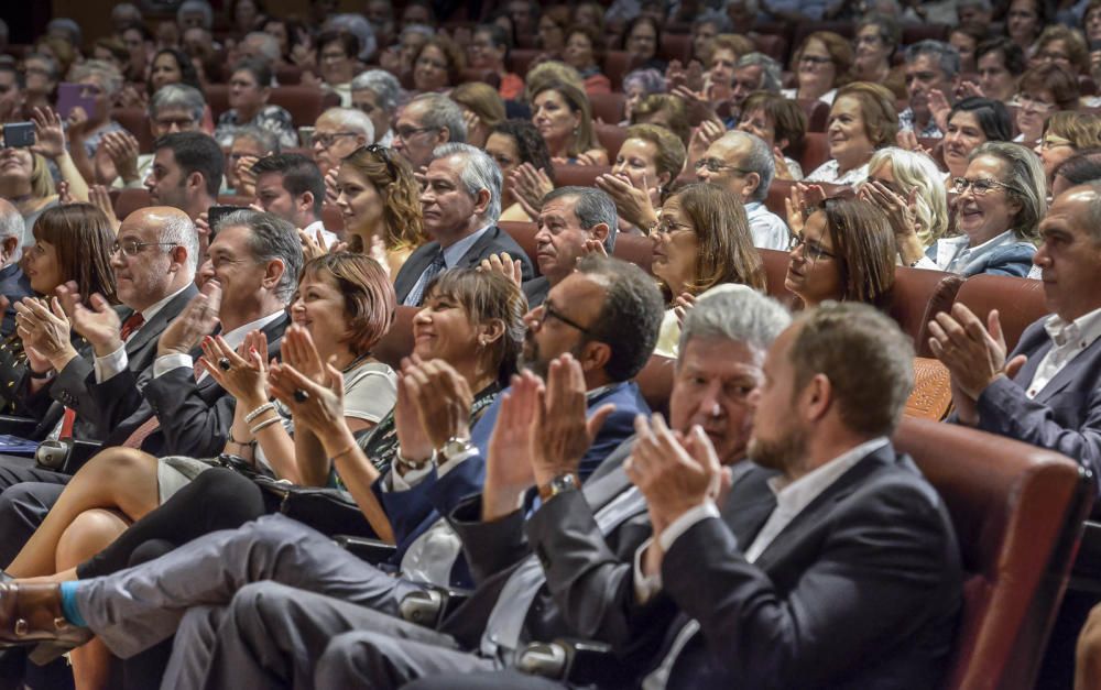 Los artesanos son homenajeados por el Cabildo