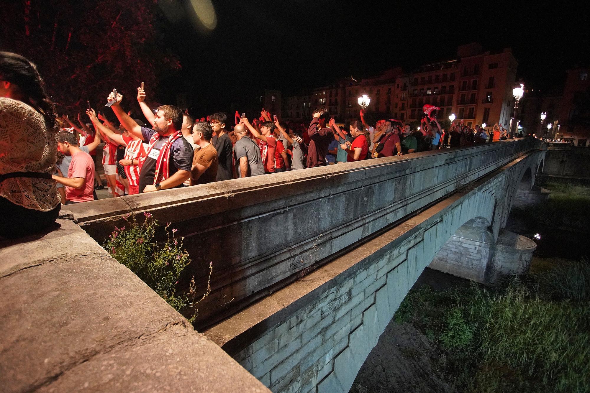 La ciutat surt al carrer a celebrar l'ascens del Girona a Primera