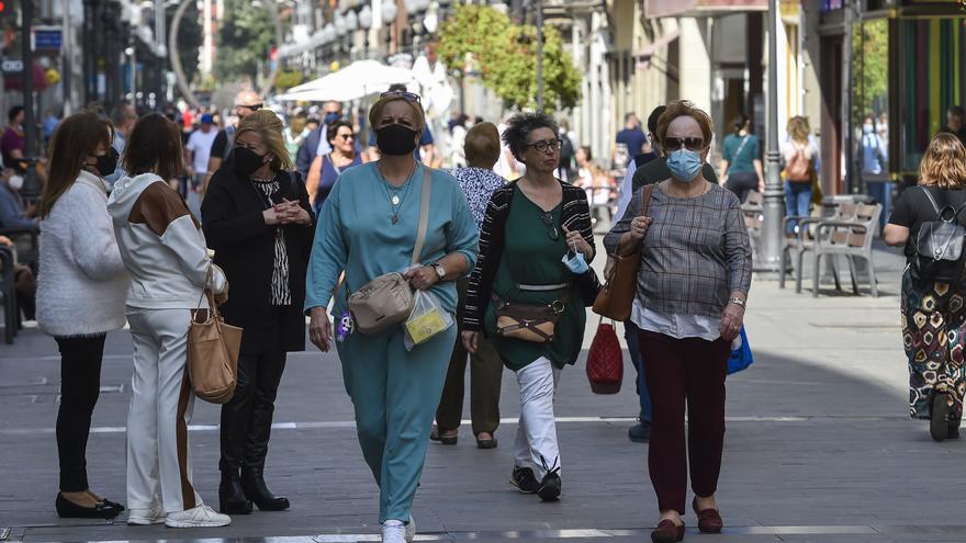 Canarias ‘cuelga’ la mascarilla tras casi dos años de convivencia en pandemia
