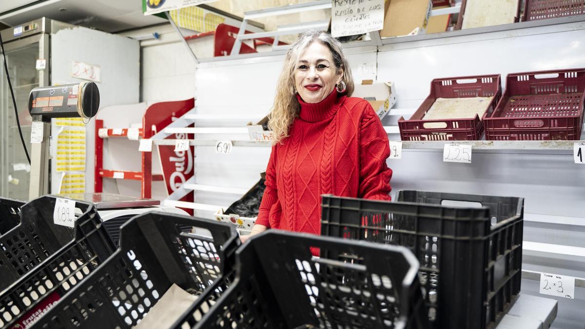 Toñi Brillo, en el supermercado La Maruchi de Llopis Ivorra.