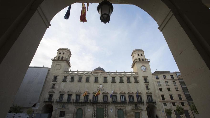 El gobierno de Barcala rechaza dar información a la izquierda en Alicante por consultas «abusivas»