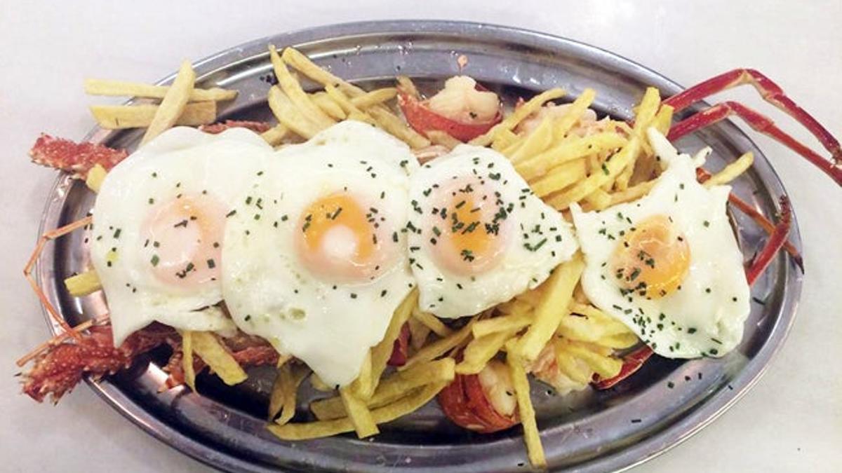 Huevos con langosta Café Balear