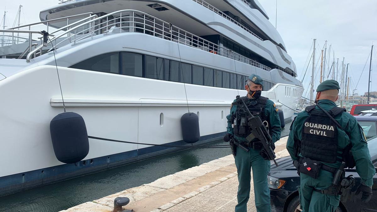 Spanish authorities detain Tango superyacht thought to belong to a Russian oligarch, in Mallorca