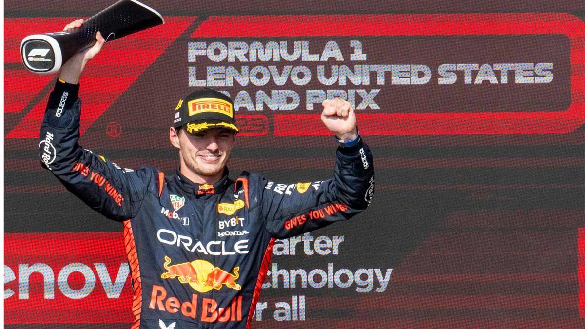 Verstappen, en el podio de Austin