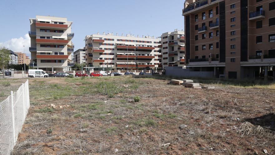 &#039;Guerra&#039; a los solares abandonados: Castelló insta a 11 propietarios cada mes a realizar limpiezas