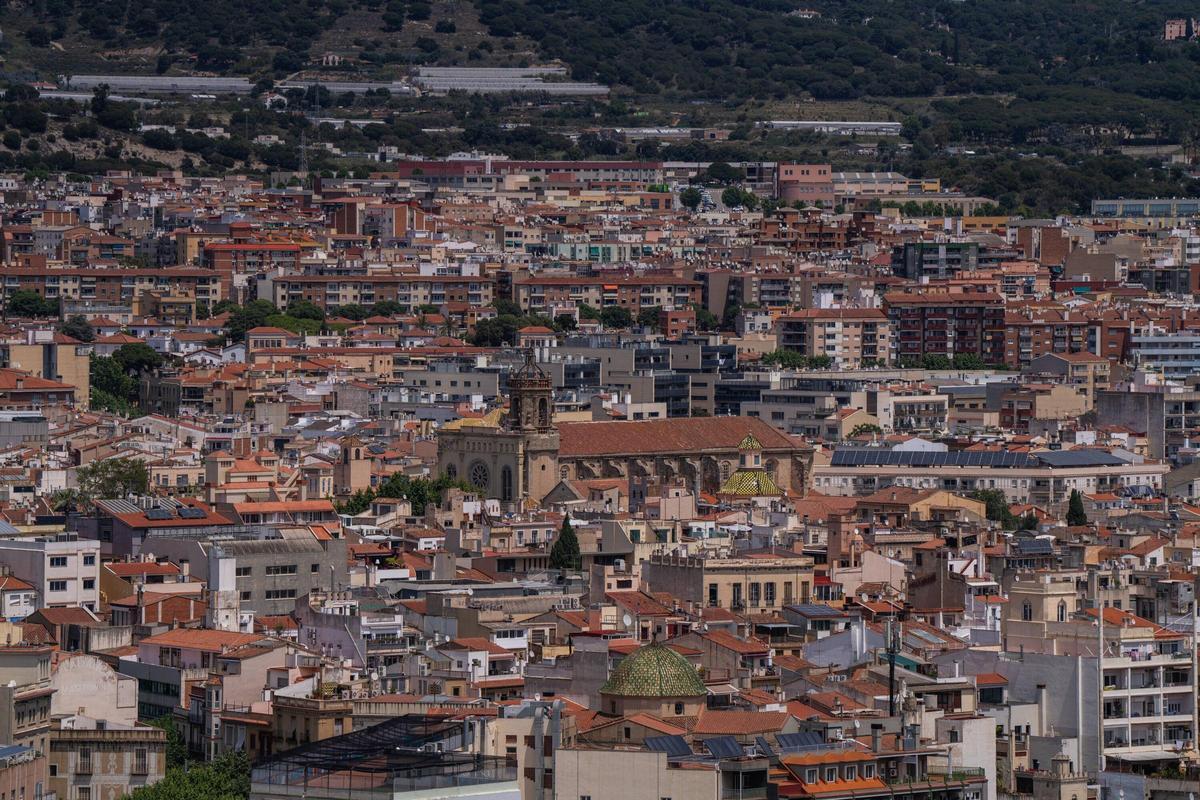 Vista aérea de la ciudad de Mataró, desde lo alto del nuevo edificio Torre Barceló
