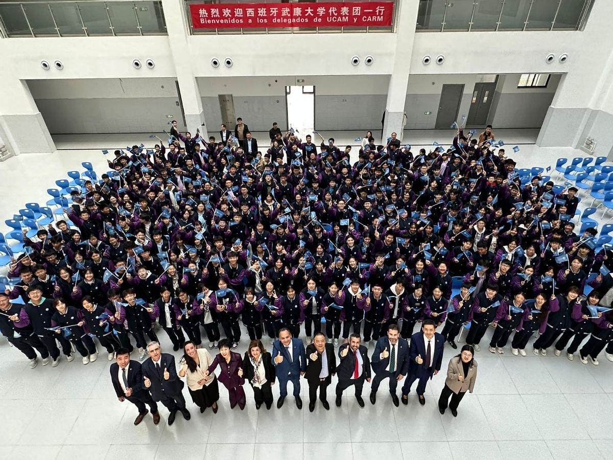 Los miembros de la Universidad Católica de Murcia participaron el jueves en el acto de entrega de diplomas a los estudiantes chinos que han cursado el programa conjunto de deporte especializado.